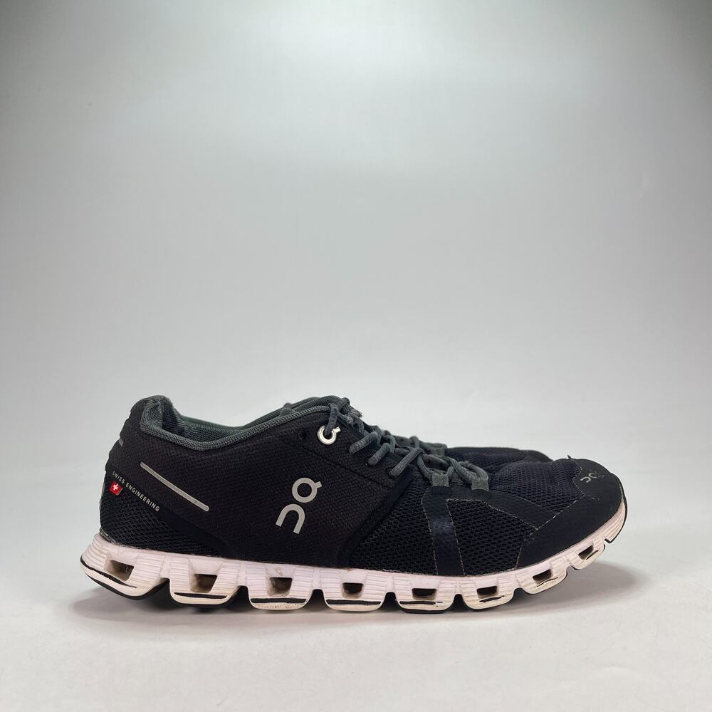 On Cloud 5 Black White Comfort Walking Low Top Running Shoes Women's Size 7.5